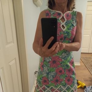 Lilly Pulitzer dress like new - want to look like a coke bottle? This is it